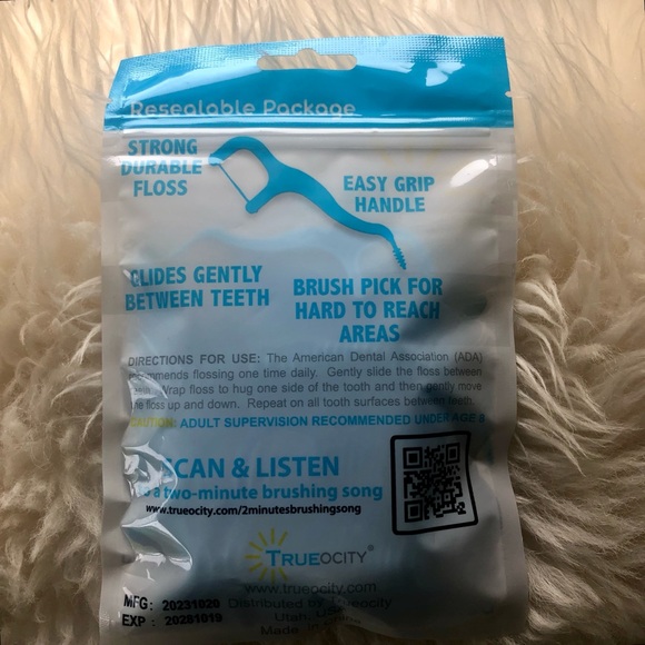 Trueocity Dental Flossers, Mint-Flavored, 50-Pcs. - Picture 8 of 11